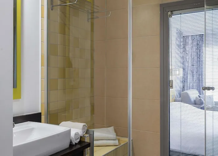 Ibis Styles Nice Centre Port